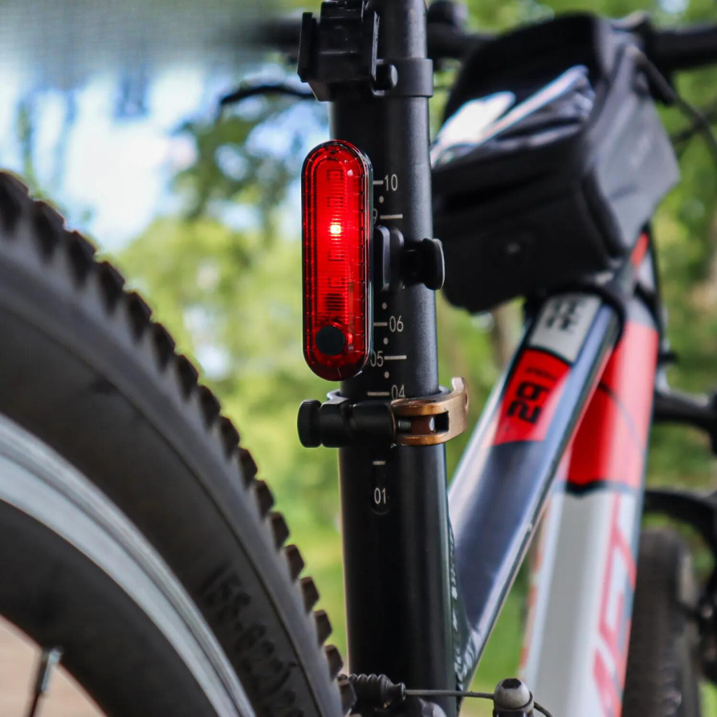 GlowRide™ LED Fahrradlicht Set – USB & Wasserdicht